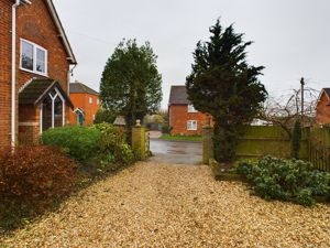Driveway/garden area- click for photo gallery